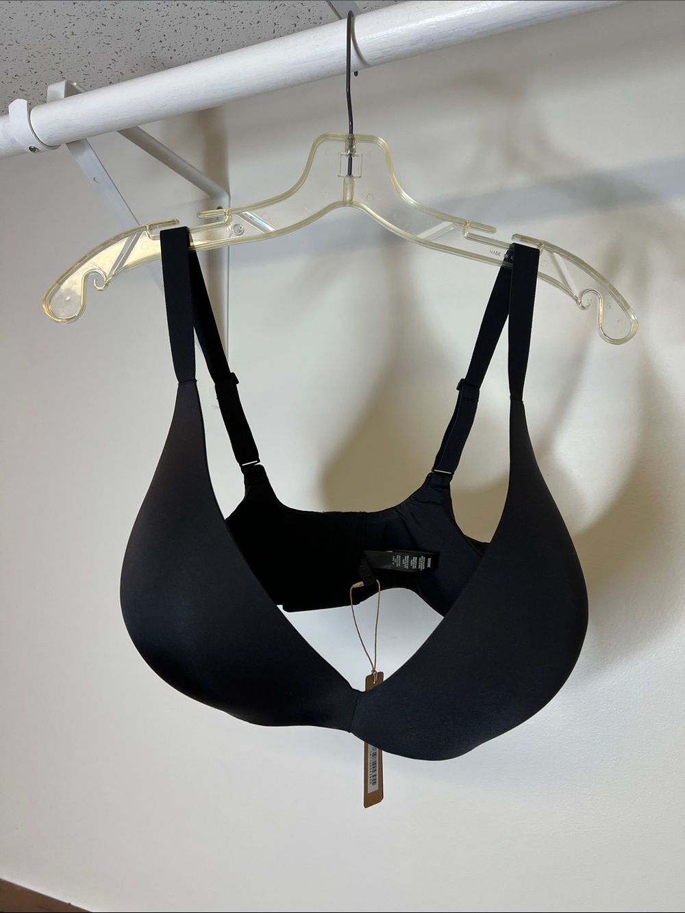 NWT SKIMS Black Seamless No Underwire Push Up Bra- 38DDD